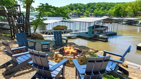 Little Bearcat Bungalow Stay on Ozark Waterfront