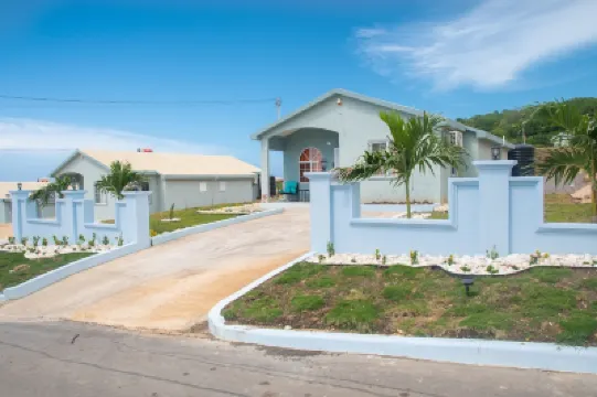 Luxury Overlooking Puerto Seco Beach @ Camelot Village Hôtels à : 