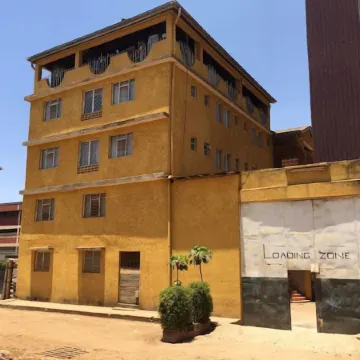 The Coconut Grill Hotel