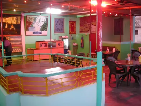 Sankatha Guest House, Varanasi Отели рядом с достопримечательностью «Маникарника»