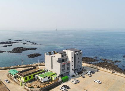 Hotel 52