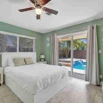 Oversized Pool + Sprawling Sun-Kissed Patio 1.6 Miles from Poolside to Seaside! Rooms