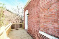 Furnished Apartment Near Downtown Hospitals