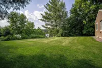 Charming Waterfront Cabin on Lake Wissota: Old Abe Trail, Boat, Swim, Fish, Golf