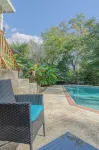 Modern Luxury Cottage with Pool - Private Pools