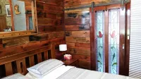Eagle Foundry Bed & Breakfast Hotels in Kingsford