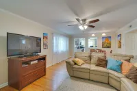 Oak Ridge Retreat w/ Porch < 1 Mi to Downtown Hotels in Oak Ridge