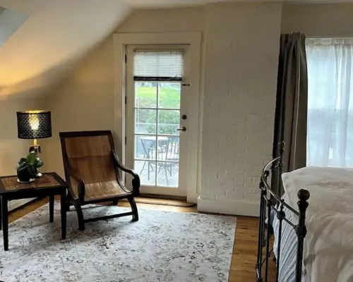 Iconic Bristol Ferry Lighthouse Hotels in Bristol