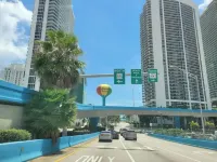 Hallandale House/5 min to Beach/BBQ/close to Miami Hotels in Hallandale Beach