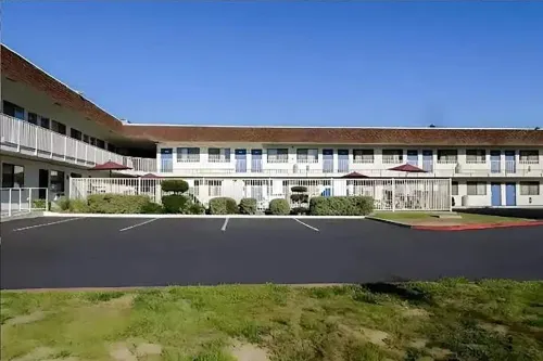 Super 8 by Wyndham Turlock