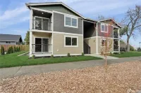 2BR near Tacoma Dome, downtown, restaurants & EQC