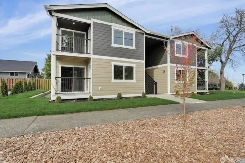 2BR near Tacoma Dome, downtown, restaurants & EQC