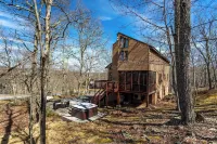 Modern Rustic Lodge! 2 min. walk to Ski Slopes, 6TVs, Linens, WiFi, A/C, Firepit