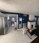 Bungalow close 2 Lake Erie: 3 beds/2 full bathrooms/big living room/kitchen/deck Hotels in Fort Erie