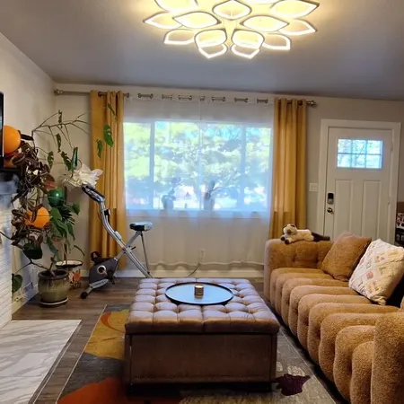 "Cozy Private Home in the Heart of Beaverton "
