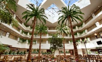 Embassy Suites by Hilton la Quinta Hotel & Spa