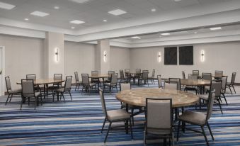 Embassy Suites by Hilton Dallas Near the Galleria