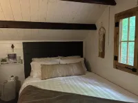 East Cabin • Hidden Off-Grid Getaway in Ontario