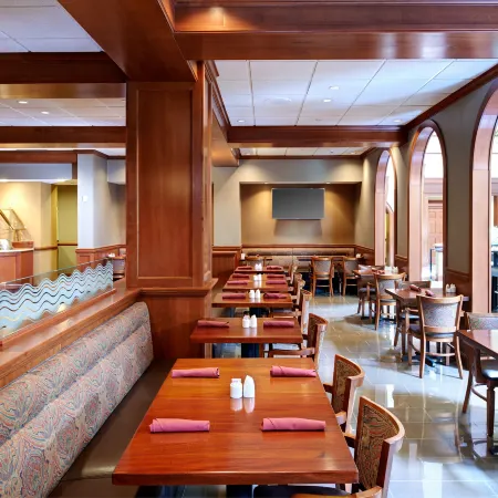 DoubleTree by Hilton Detroit - Dearborn