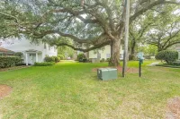 2-bedroom condo in charming Pensacola with AC, WiFi