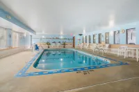 Quality Inn O'Fallon IL - St Louis - Pools