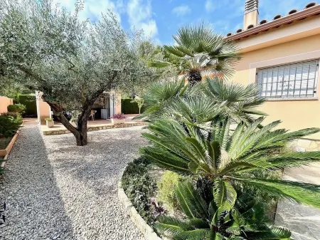 SAONA VILLAS (VN ULIS): villa 8 people, private pool, wifi