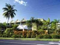Cairns Queenslander Hotel & Apartments Hotels near Apex Park, Cairns North, Cairns