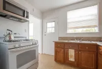 Welcome to Venice Beach! Steps from Abbot Kinney!