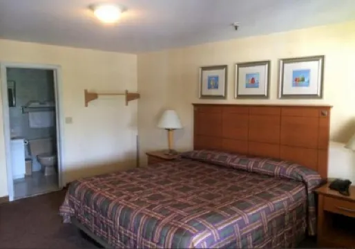 Naugatuck Motor Lodge Hotel di 