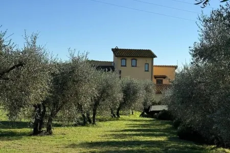 MELARANCIO HOME in the Tuscan countryside a few kilometers from Florence Отели в г. Ластра-а-Синья