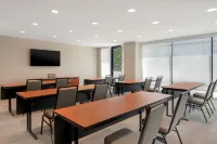 Home2 Suites by Hilton Jacksonville Downtown - Kitchens