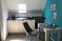 Charming apartment on Wasserburg Anstel equestrian farm Rommerskirchen 호텔