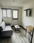 White Soft, Private En-suite Double Room, Garden and Free Parking