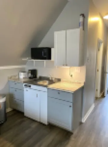 Cozy Apartment with pool, hot tub and in a quiet neighborhood