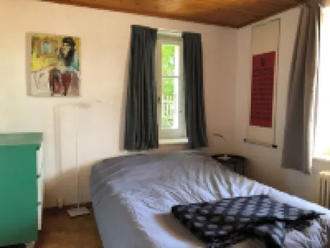 Apartment with terrace and garden for skiers and hikers. Pet friendly! 萊森酒店