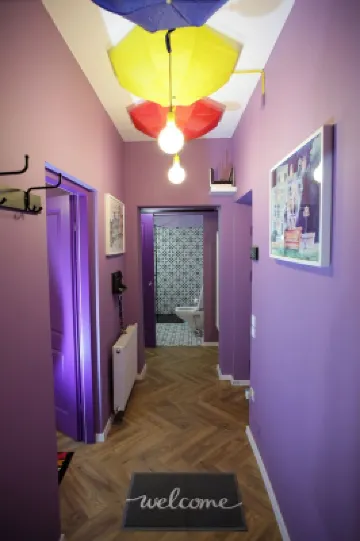 The Purple Apartment, 1bedroom apt - your very own FRIENDS experience in Iasi Hotels in 