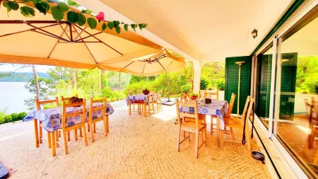 Wakevilla Guesthouse Отели рядом с достопримечательностью «Конвенту-де-Христу»