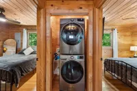 Mountain Views! Private Cabin, Firepit & Hot Tub, Fireplace--Dog Friendly!