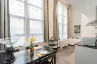 Architect's Loft by Rent All Como