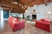 Large Holiday Apartment Tuscany, Ancient Farm, Nature, Swimming Pool, 4 Guests Hotels in Montemurlo