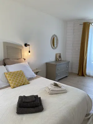 Maison 3 Chambres Avec Jardin , Proximité de Tous Commerces , Sans Nuisances Hotel a Rostrenen