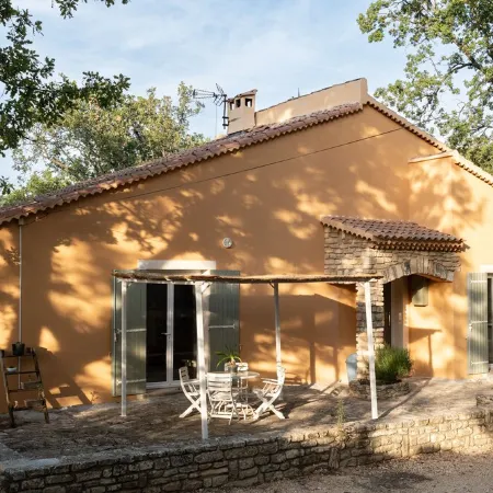 Ravissant Mas à Saignon Très Confortable, Piscine, Grand Parc, Animaux Acceptés