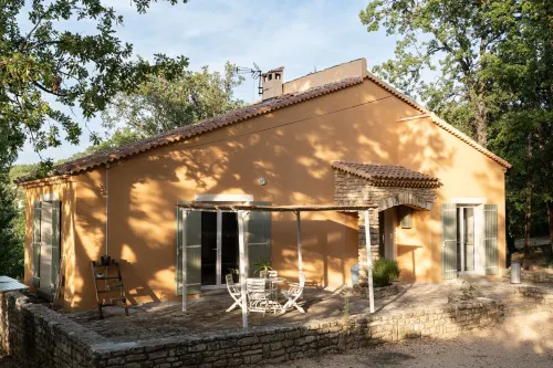 Ravissant Mas à Saignon Très Confortable, Piscine, Grand Parc, Animaux Acceptés