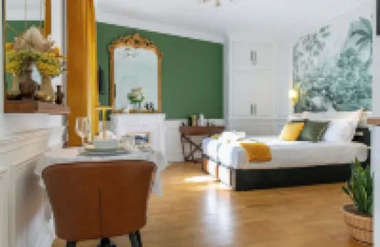 Charming studio with terrace and parking - close to downtown