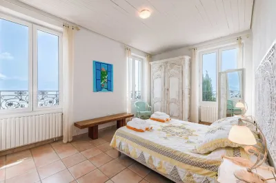 A historic flower farm turned into a stunning vacation home. Hotels near Ô'Zen