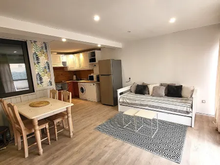 Le 108: Ground floor apartment with large terrace on the seafront Отели рядом с достопримечательностью «Aqualand Port Leucate»