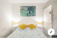 Cheerful 3 bedroom entire home - newly furnished to a high standard.