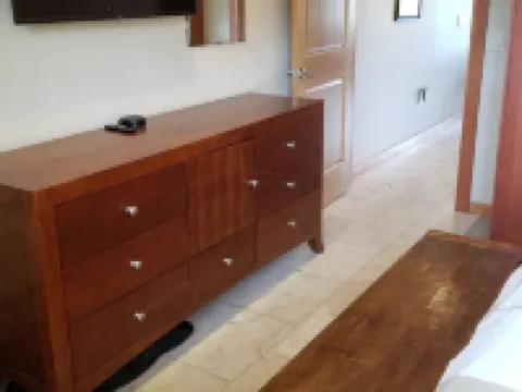 Lake View Condo across from the Public Park and Beach, Downtown Chelan! Hotels in Chelan