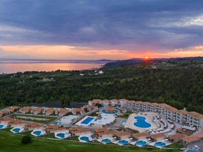 Zeus Eleva Ajul, a Registry Collection Hotel