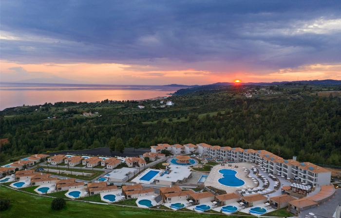 Zeus Eleva Ajul, a Registry Collection Hotel